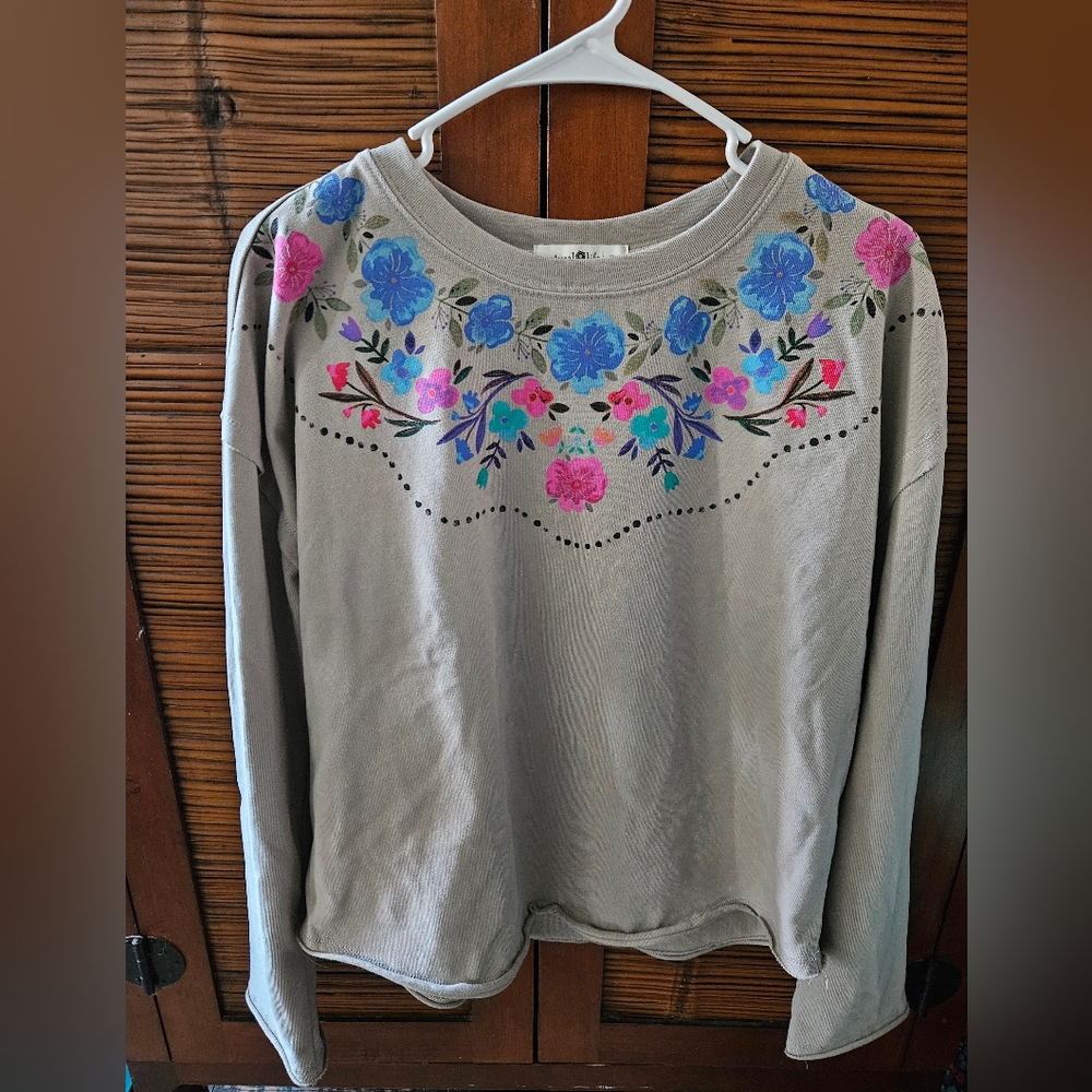 NATURAL LIFE Gray Long Sleeve Tee with Floral Embroidery